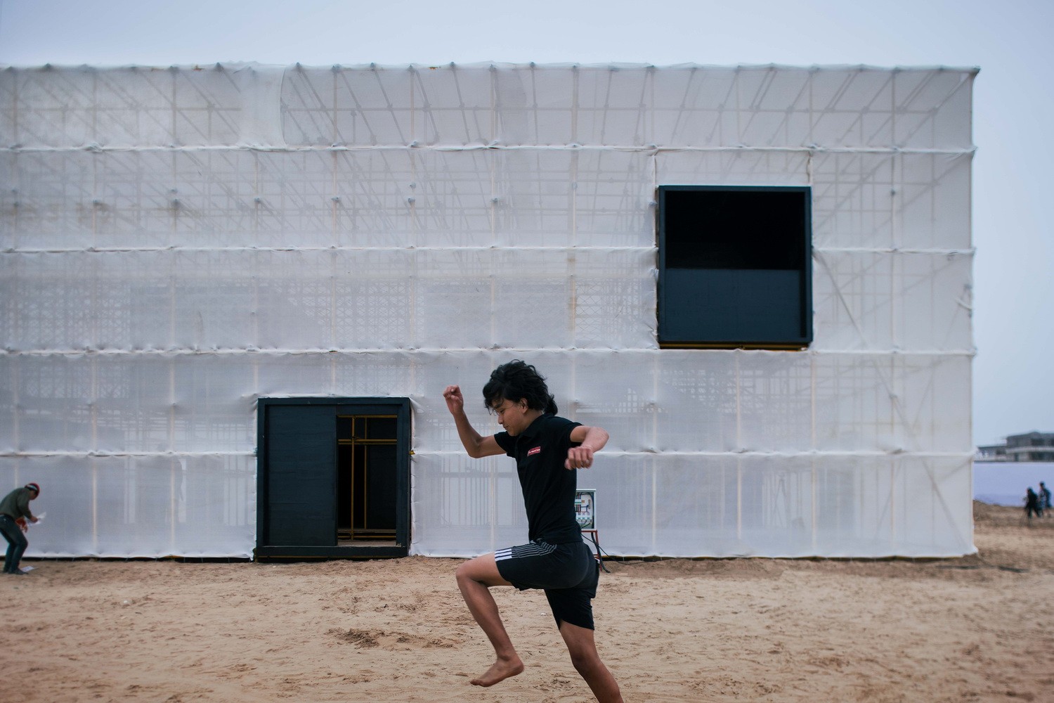 BIM建筑|晃神儿空间—阿那亚戏剧节“候鸟300”海滩临时美术馆/合木建筑工作室