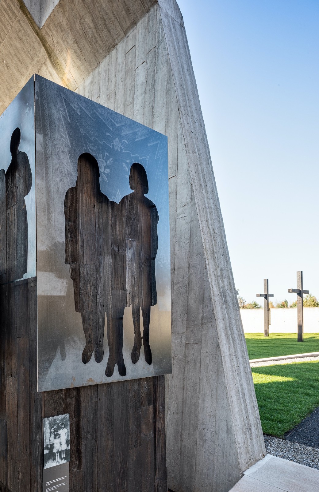 BIM建筑|波兰殉难者陵墓 / Nizio Design International