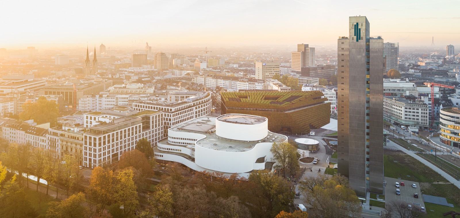 BIM建筑|欧洲最大的绿色立面建筑 Kö-BogenII 商业综合体 / ingenhoven architects