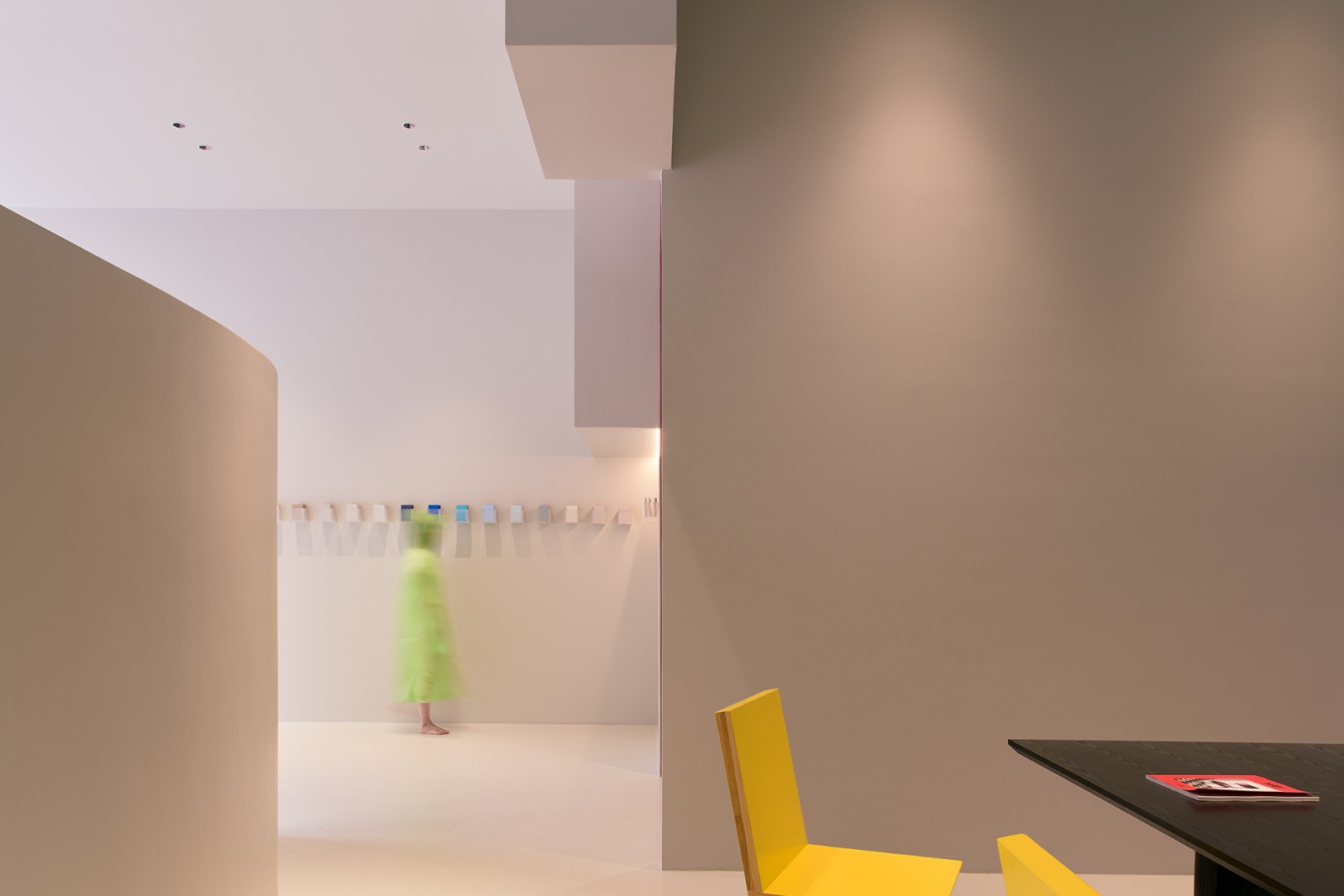 BIM建筑|本杰明·摩尔涂料金华体验中心，一场色彩爆发的随机空间实验/NDB Design新作