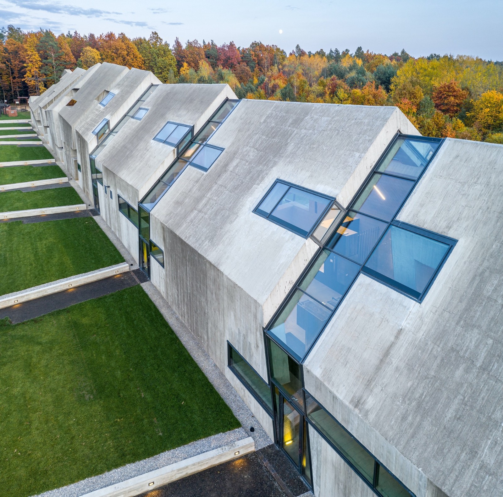 BIM建筑|波兰殉难者陵墓 / Nizio Design International