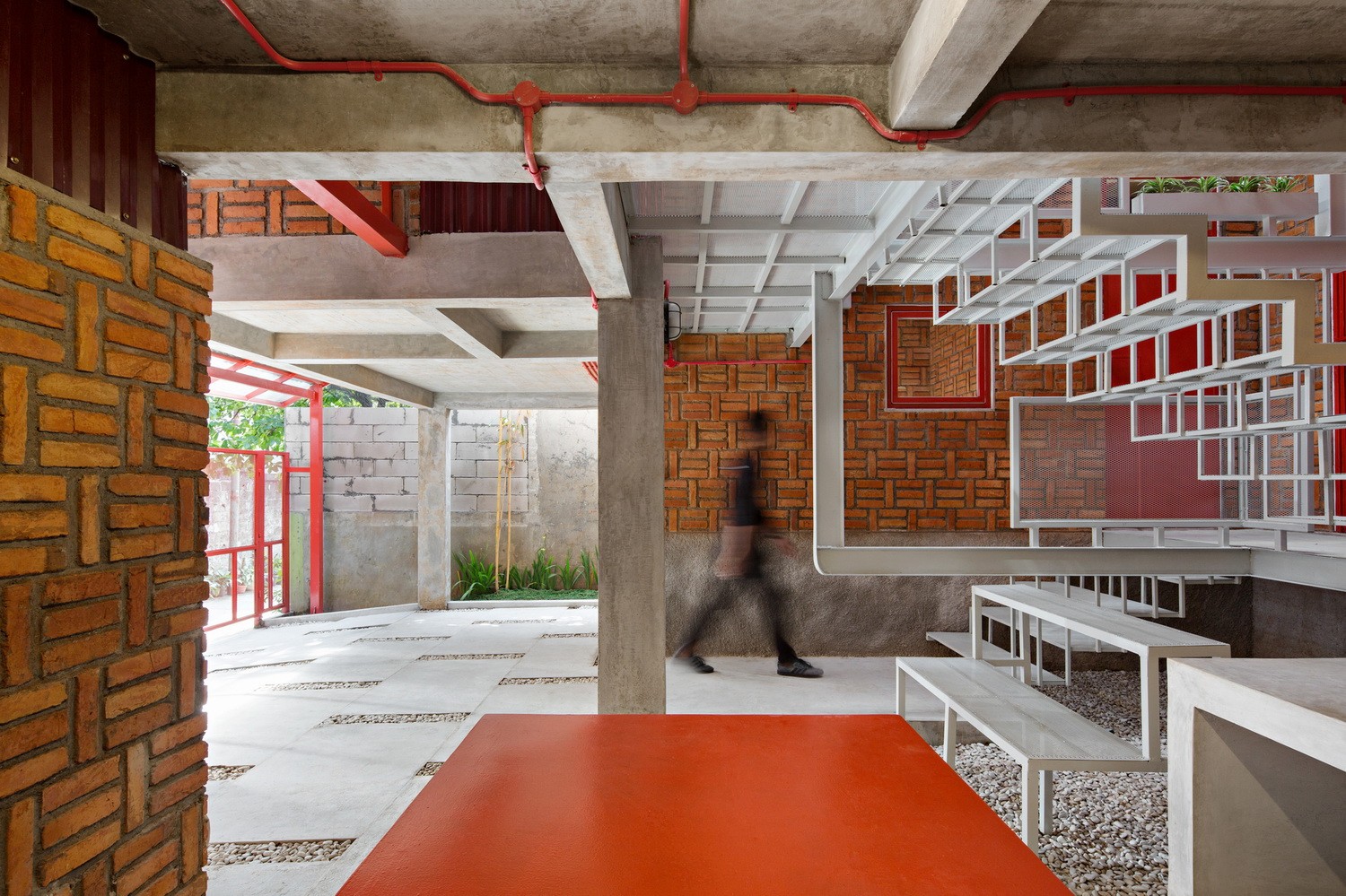 BIM建筑|\'逐步堆叠‘ 红区寄宿公寓 / Ismail Solehudin Architecture