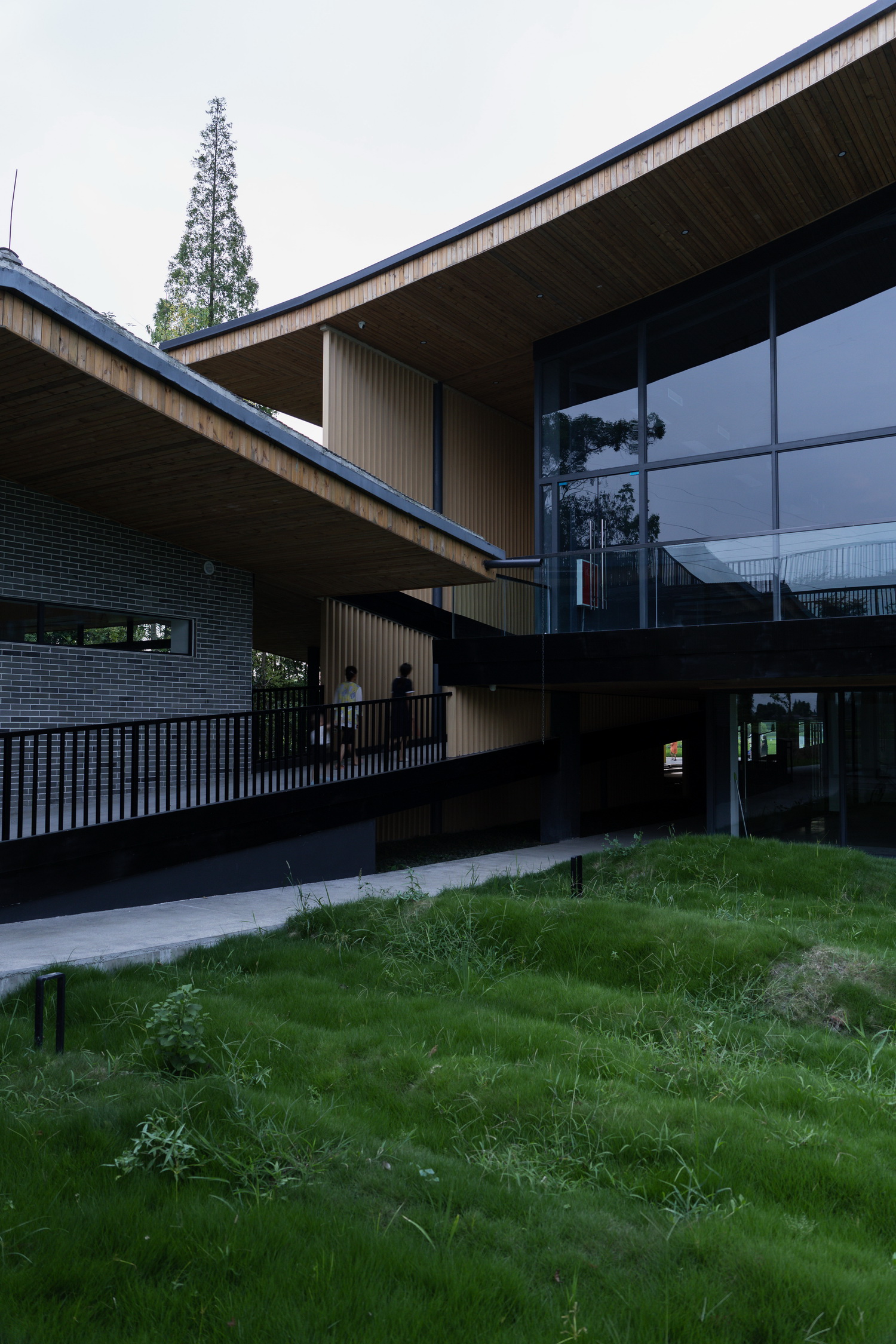 BIM建筑|最好的粮油在田间——耕田上的院子，村落中的乐园/小隐建筑事务所