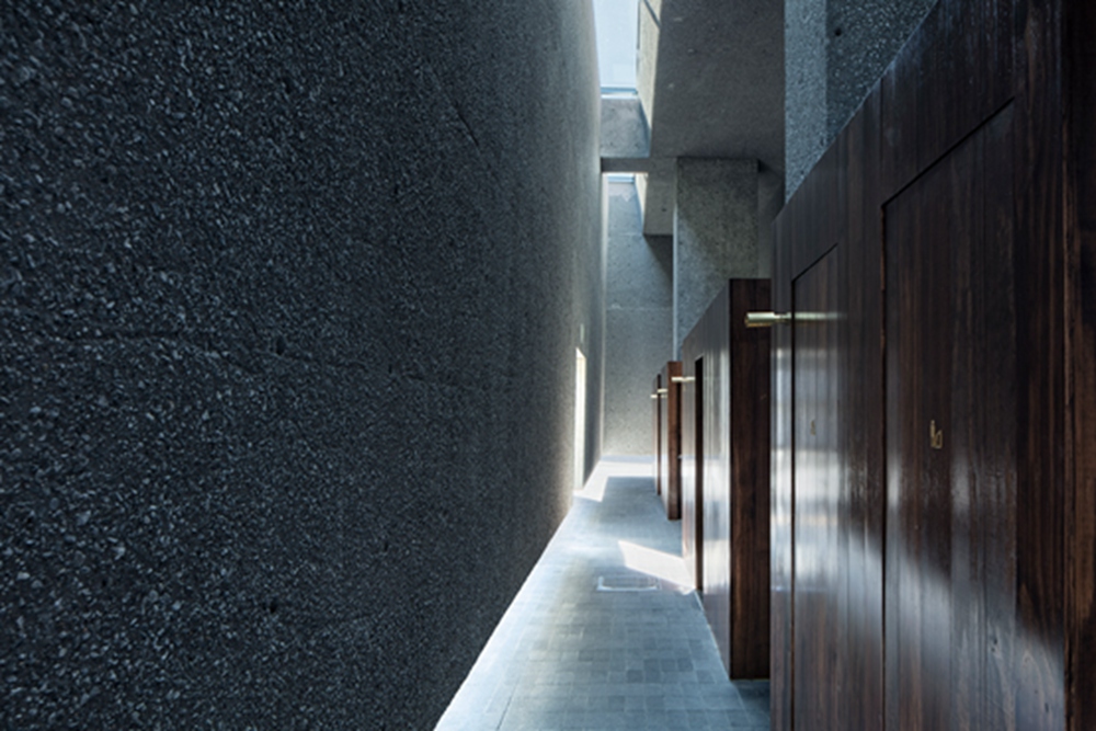 BIM建筑|“设想设计工作室”在东京创建“浮动”混凝土洗手间