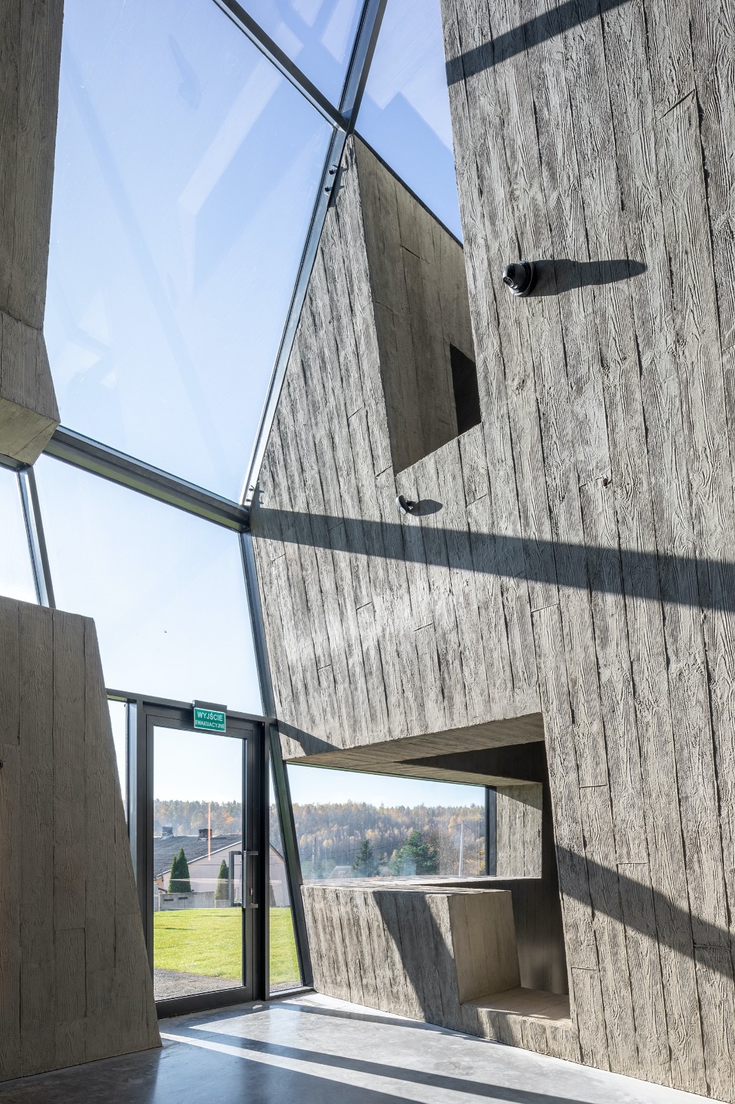 BIM建筑|波兰殉难者陵墓 / Nizio Design International