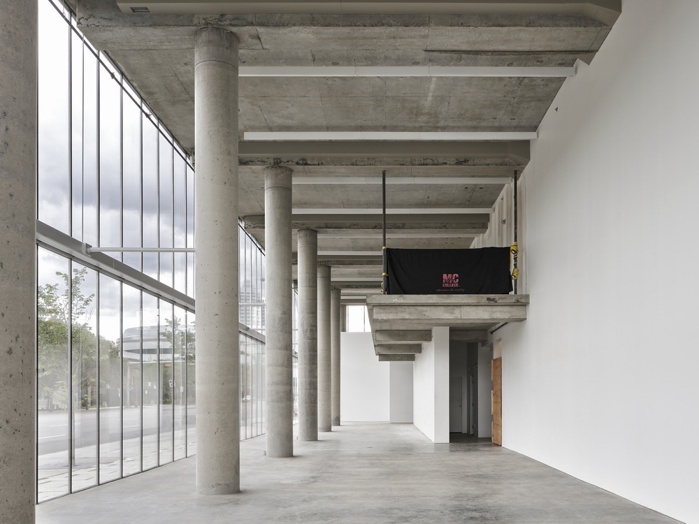 BIM建筑|Edge办公楼，太阳能板铺满立面 / Dub Architects