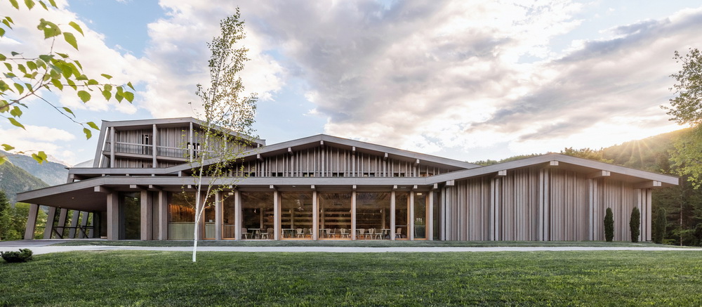 BIM建筑|Bohinj 酒店重建，文脉传承 / OFIS Architects