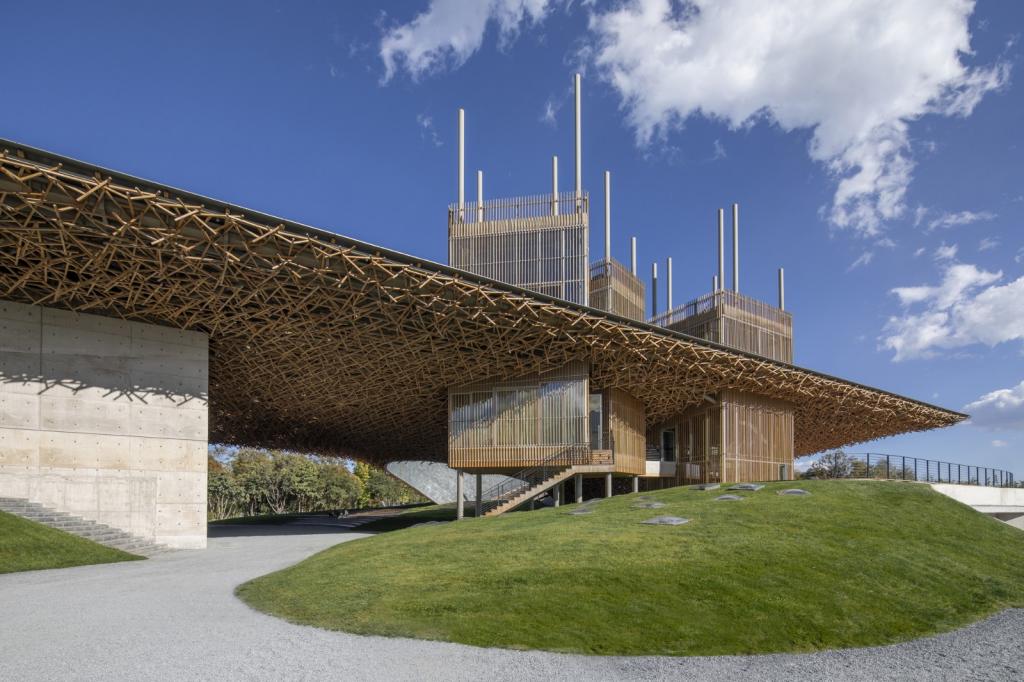 BIM建筑|杨丽萍表演艺术中心 / 朱锫建筑事务所