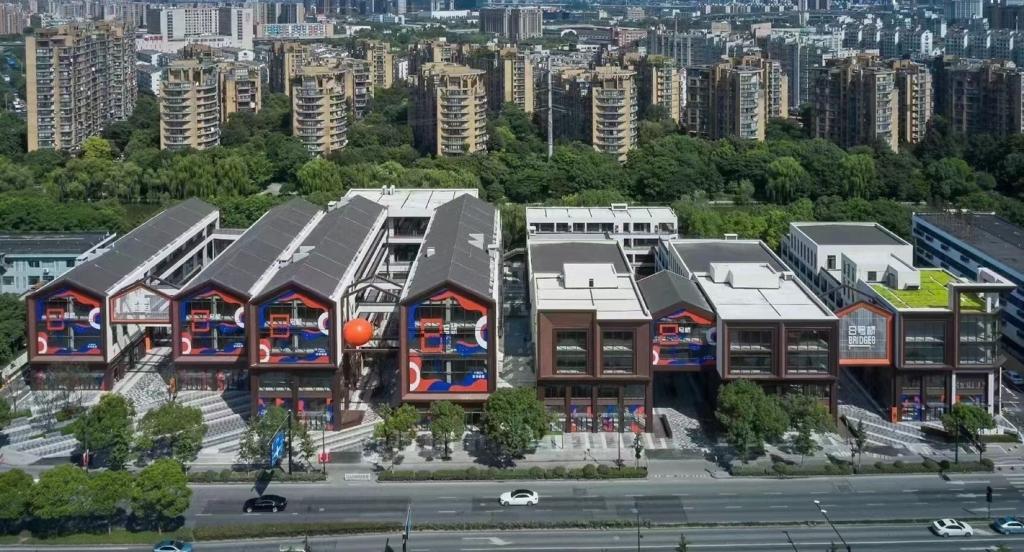 BIM建筑|打开脑洞、创意回路——8号桥沈半路文创办公园区改造 / 予舍予筑