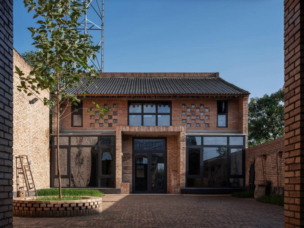 BIM建筑|关中砖瓦房的再生：咸阳·莪子村红砖房 / 西安建筑科技大学设计研究总院