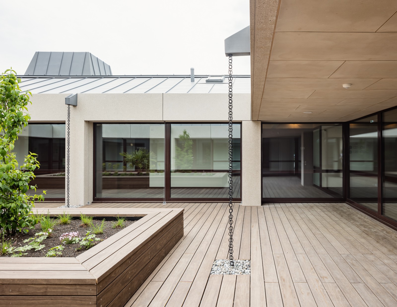 BIM建筑|SAMS 老年人活动中心 / Lacroix Chessex