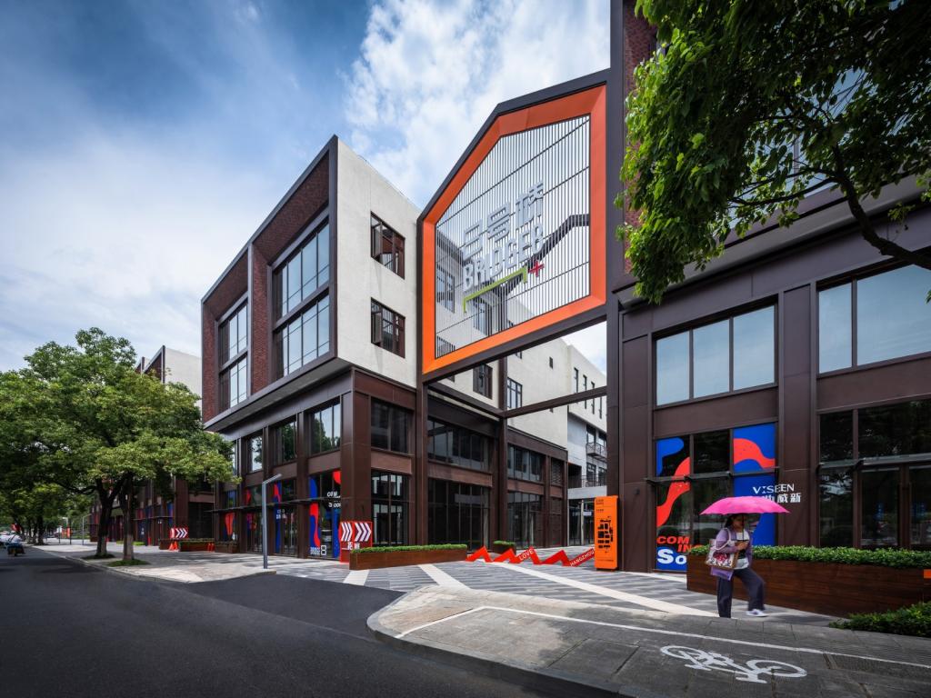 BIM建筑|打开脑洞、创意回路——8号桥沈半路文创办公园区改造 / 予舍予筑