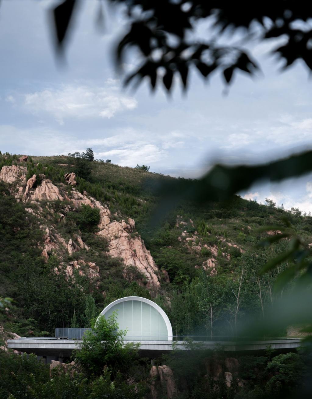 BIM建筑|极致的乡愁——泰安九女峰“故乡的月”仪式堂 / 袈蓝建筑