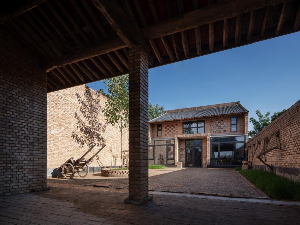 BIM建筑|关中砖瓦房的再生：咸阳·莪子村红砖房 / 西安建筑科技大学设计研究总院