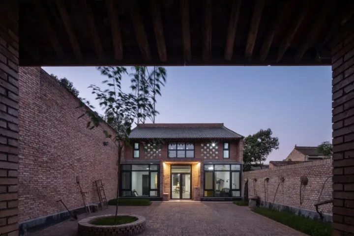 BIM建筑|关中砖瓦房的再生：咸阳·莪子村红砖房 / 西安建筑科技大学设计研究总院
