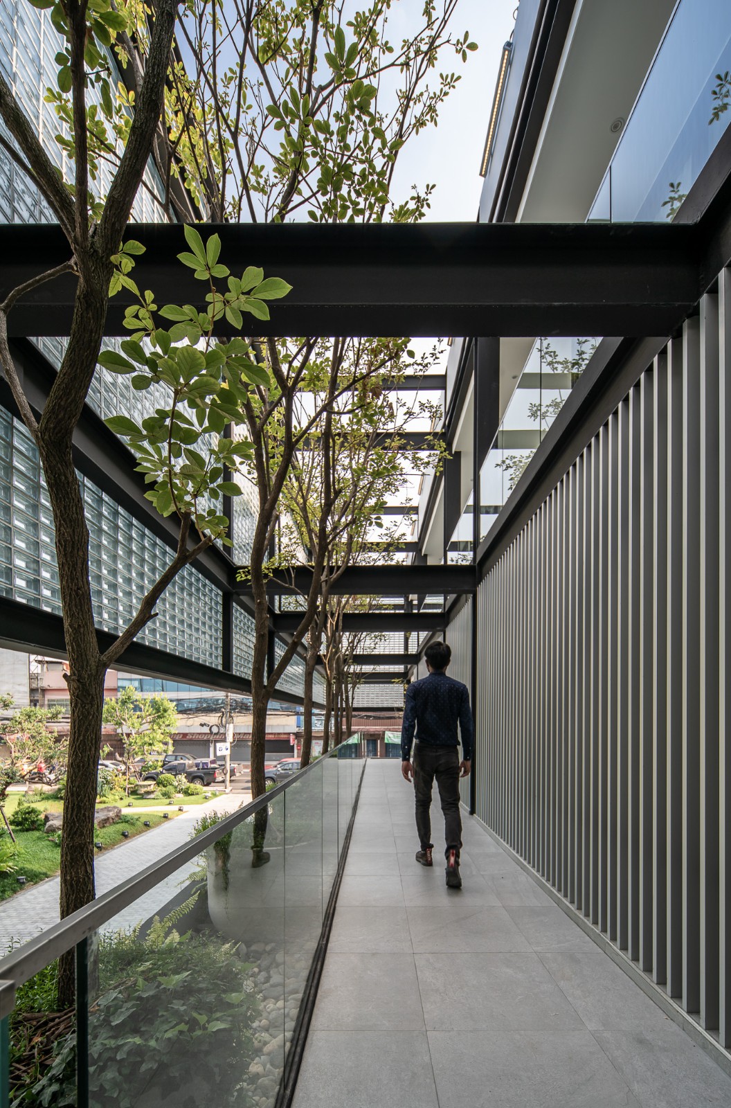 BIM建筑|玻璃砖构筑的美容诊所 / Sute Architect