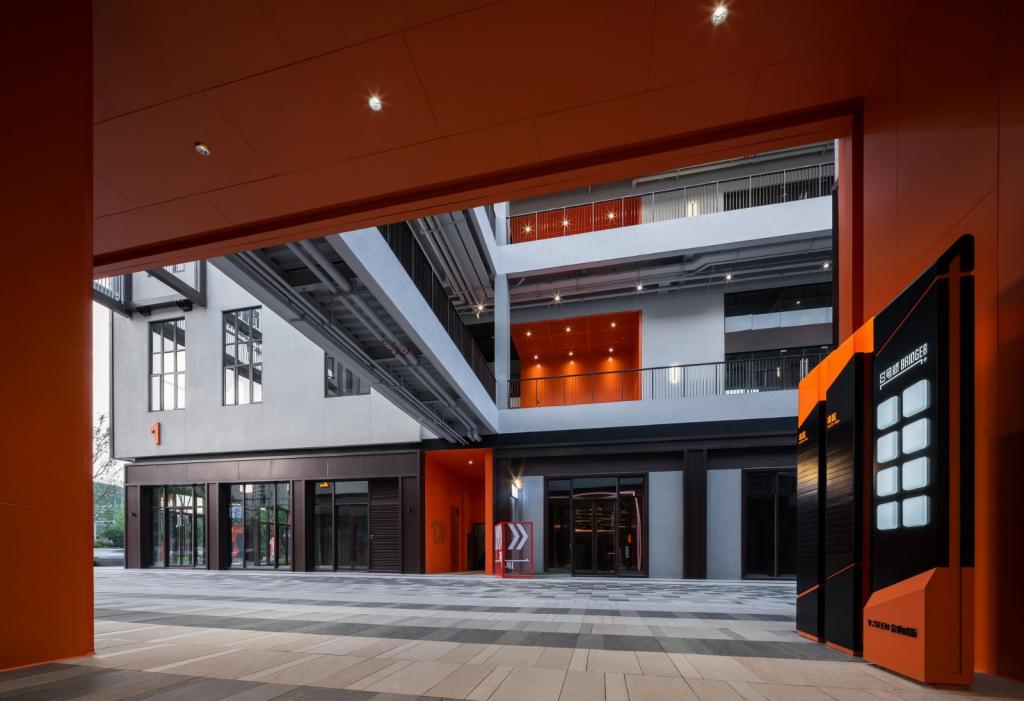 BIM建筑|打开脑洞、创意回路——8号桥沈半路文创办公园区改造 / 予舍予筑