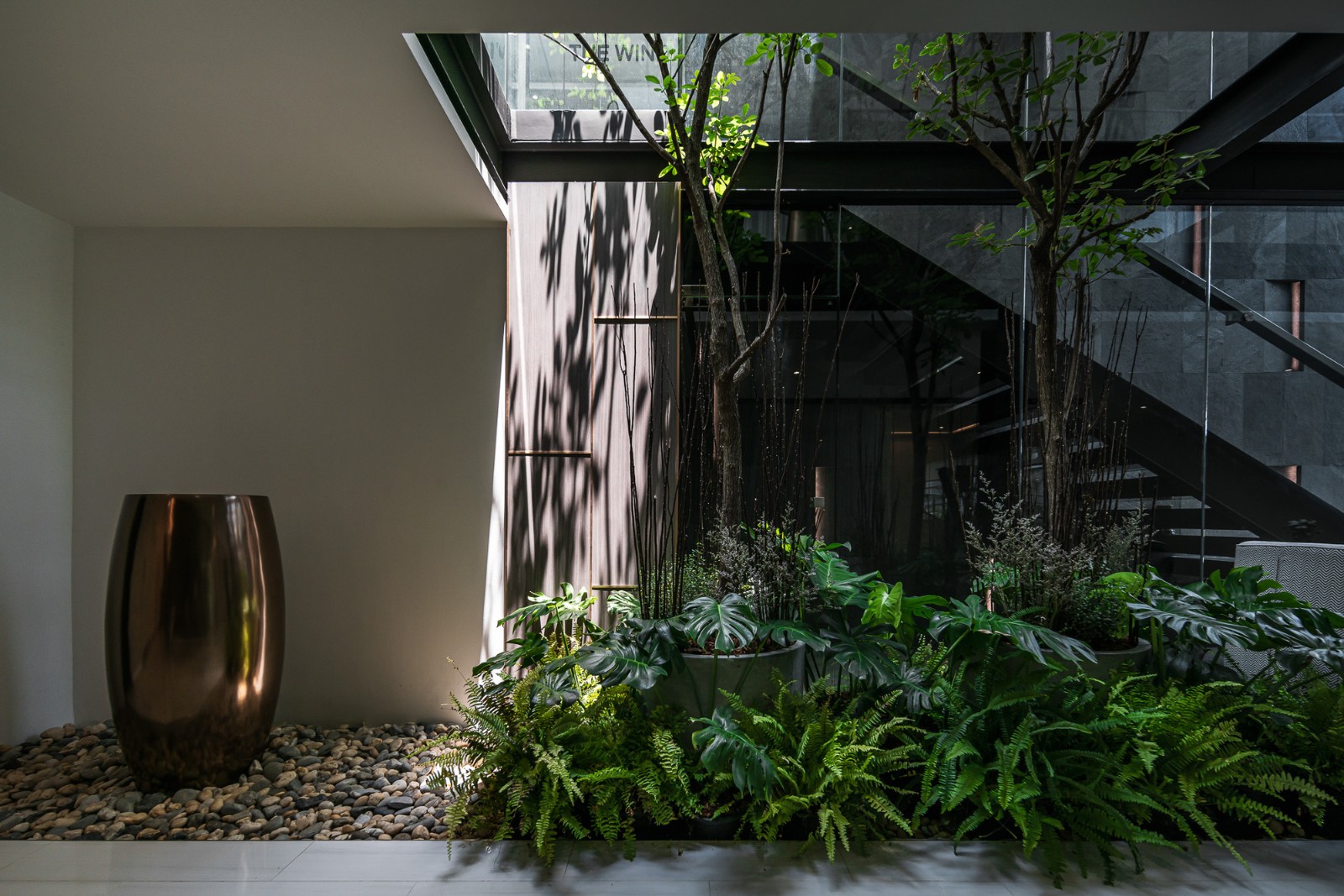 BIM建筑|玻璃砖构筑的美容诊所 / Sute Architect