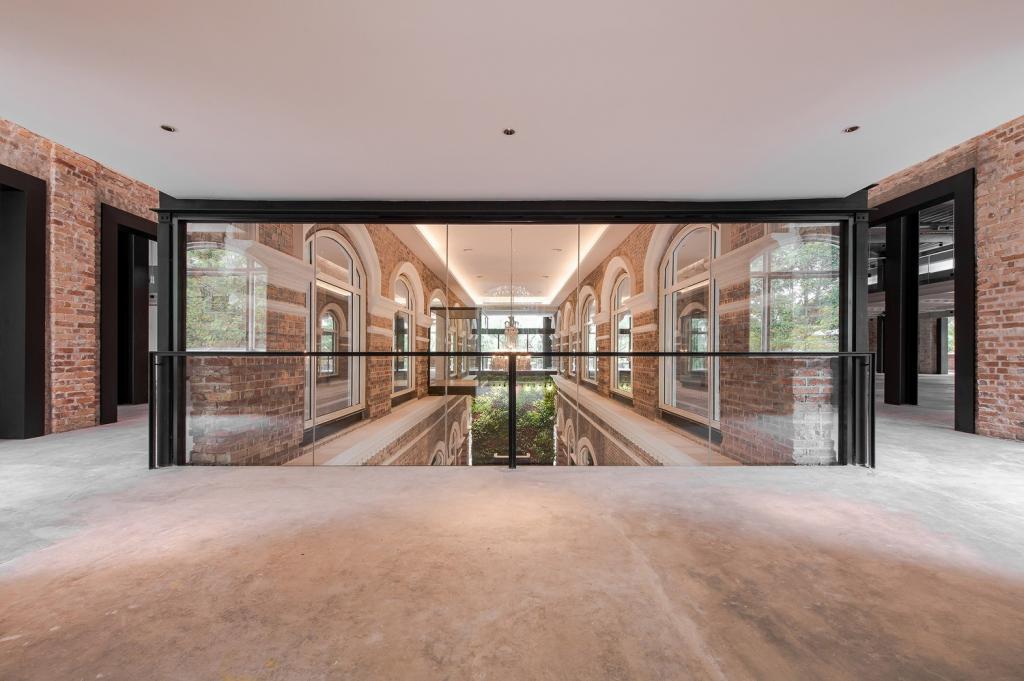 BIM建筑|从殖民建筑空壳中再生，Sentul 耐候钢办公楼 / O2 Design Atelier + YTL Land & Development