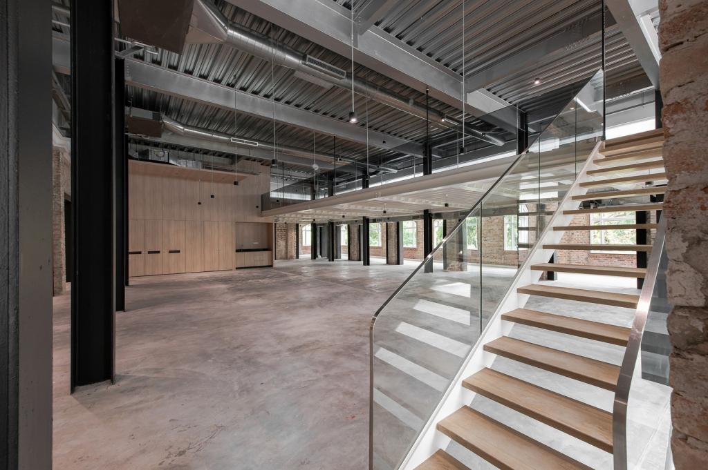 BIM建筑|从殖民建筑空壳中再生，Sentul 耐候钢办公楼 / O2 Design Atelier + YTL Land & Development