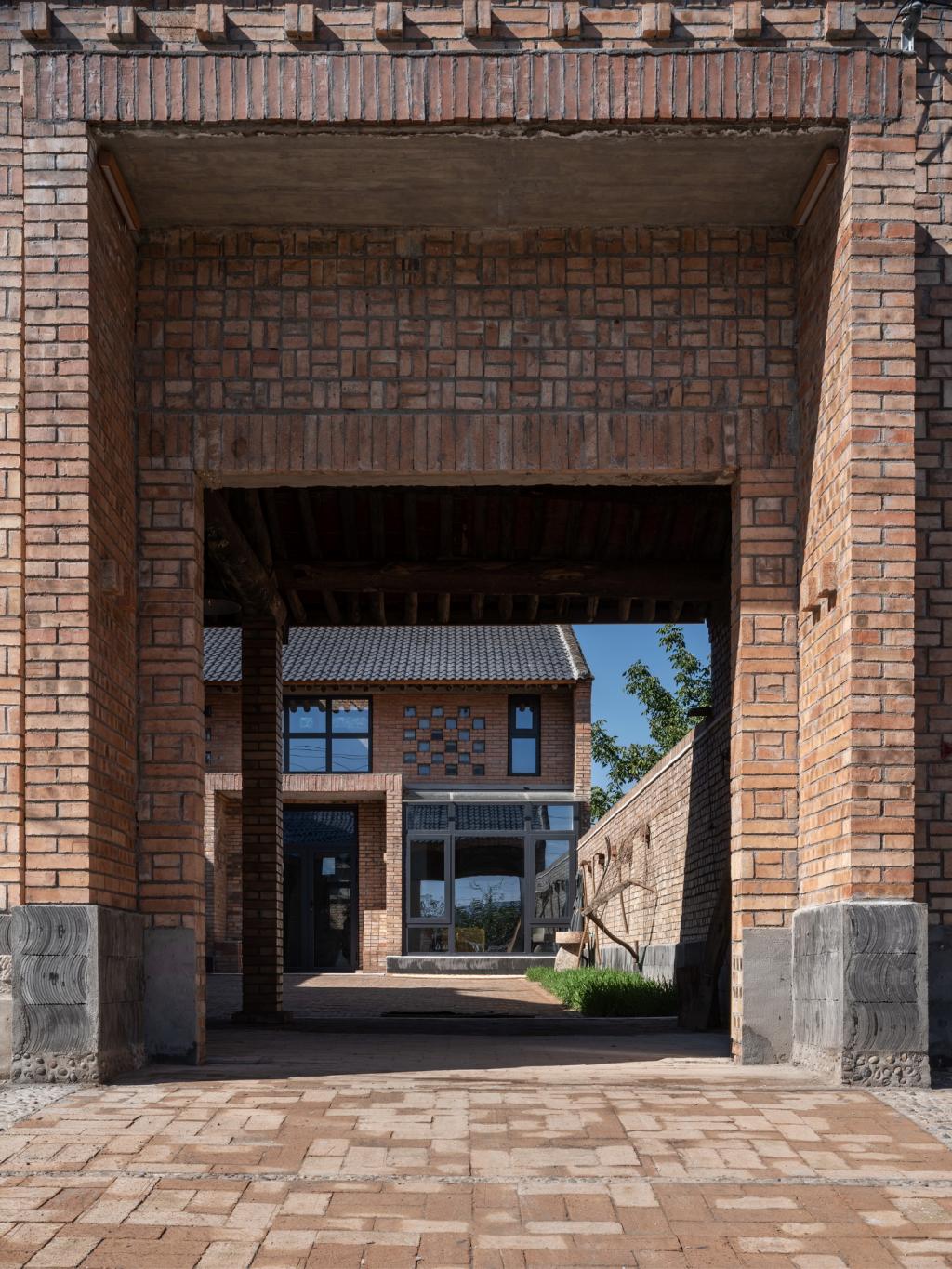 BIM建筑|关中砖瓦房的再生：咸阳·莪子村红砖房 / 西安建筑科技大学设计研究总院