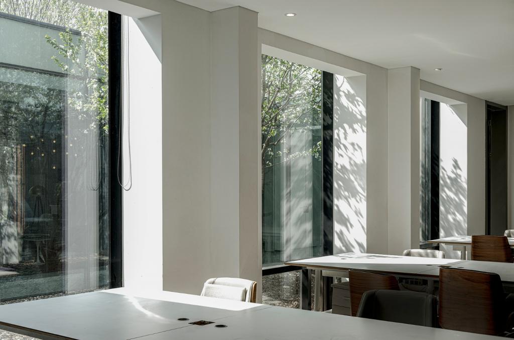 BIM建筑|坐落于北京郊野公园里的低碳友好型设计师工作室-东风3号院 / 中德行建筑设计