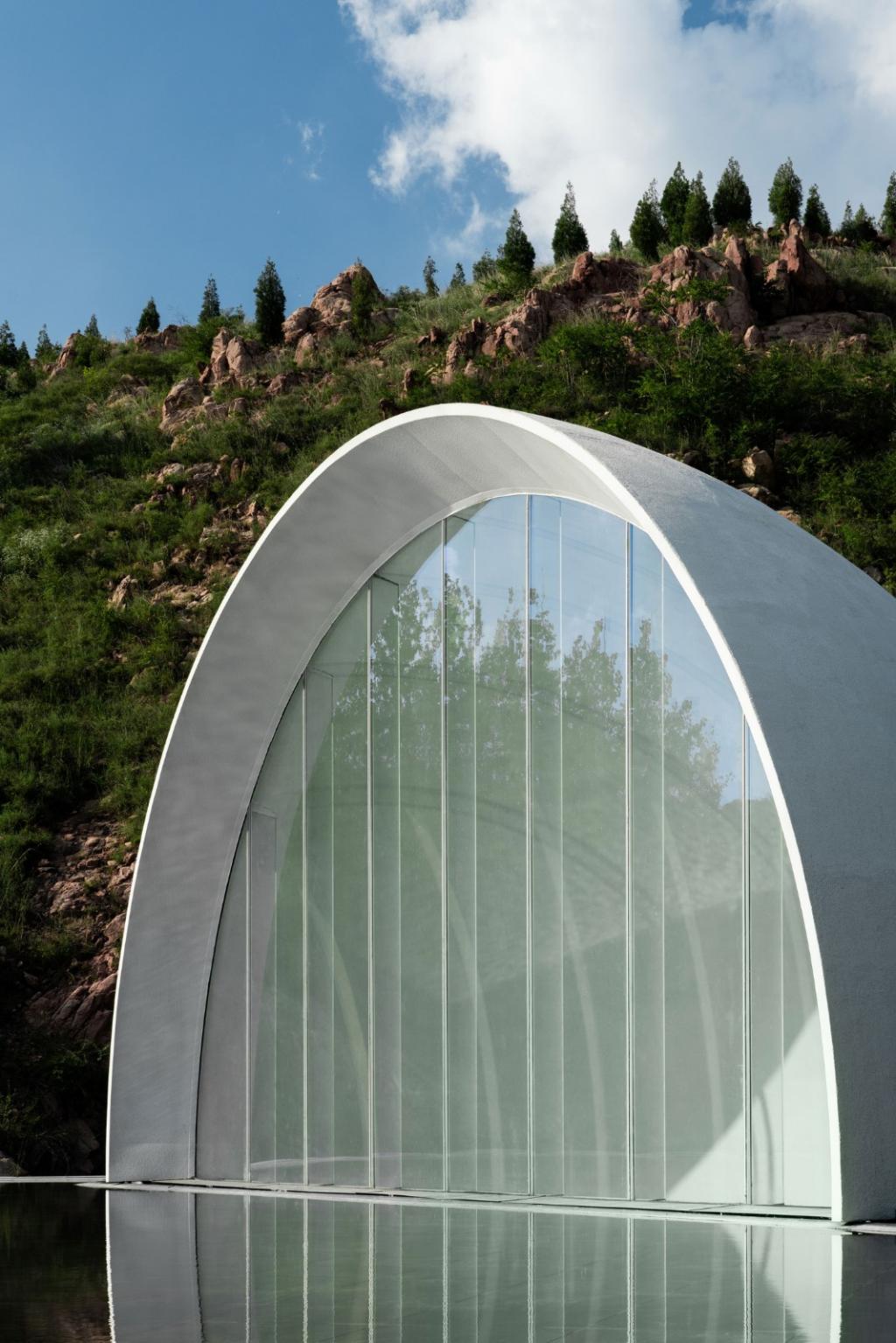 BIM建筑|极致的乡愁——泰安九女峰“故乡的月”仪式堂 / 袈蓝建筑