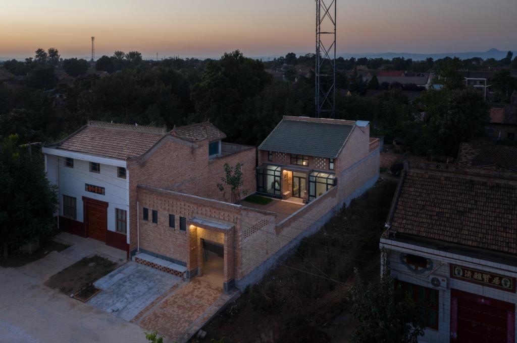 BIM建筑|关中砖瓦房的再生：咸阳·莪子村红砖房 / 西安建筑科技大学设计研究总院