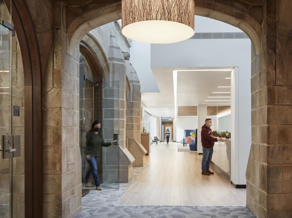 BIM建筑|芝加哥大学学生健康中心 / Wight & Company