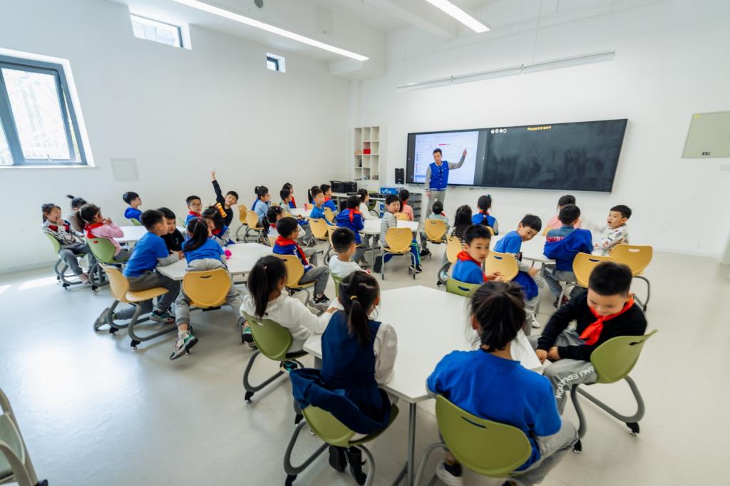 BIM建筑|龙泉天立小学及幼儿园 / 间至设计