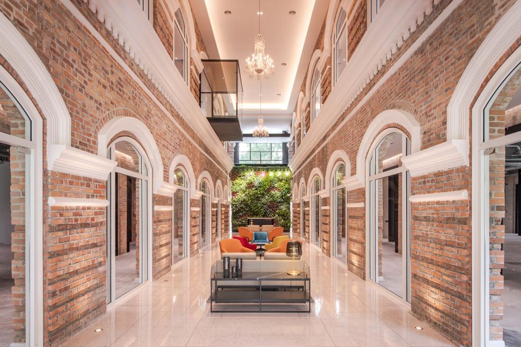 BIM建筑|从殖民建筑空壳中再生，Sentul 耐候钢办公楼 / O2 Design Atelier + YTL Land & Development