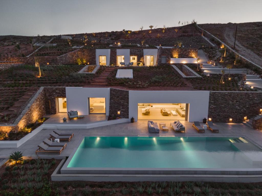 BIM建筑|安提帕洛斯岛的地下私人别墅 / Tsolakis Architects