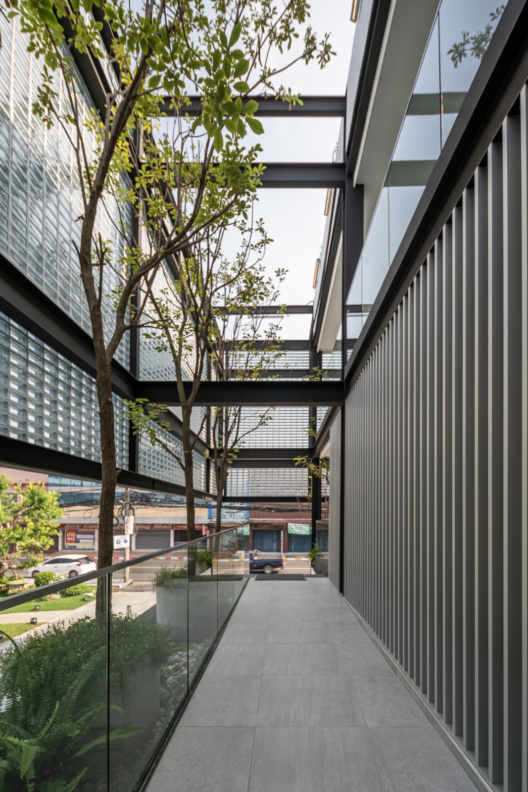 BIM建筑|玻璃砖构筑的美容诊所 / Sute Architect