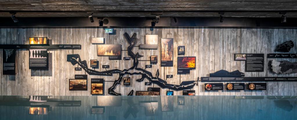 BIM建筑|隐蔽式建构，宗古尔达克洞穴游客中心 / Yalin Architectural Design