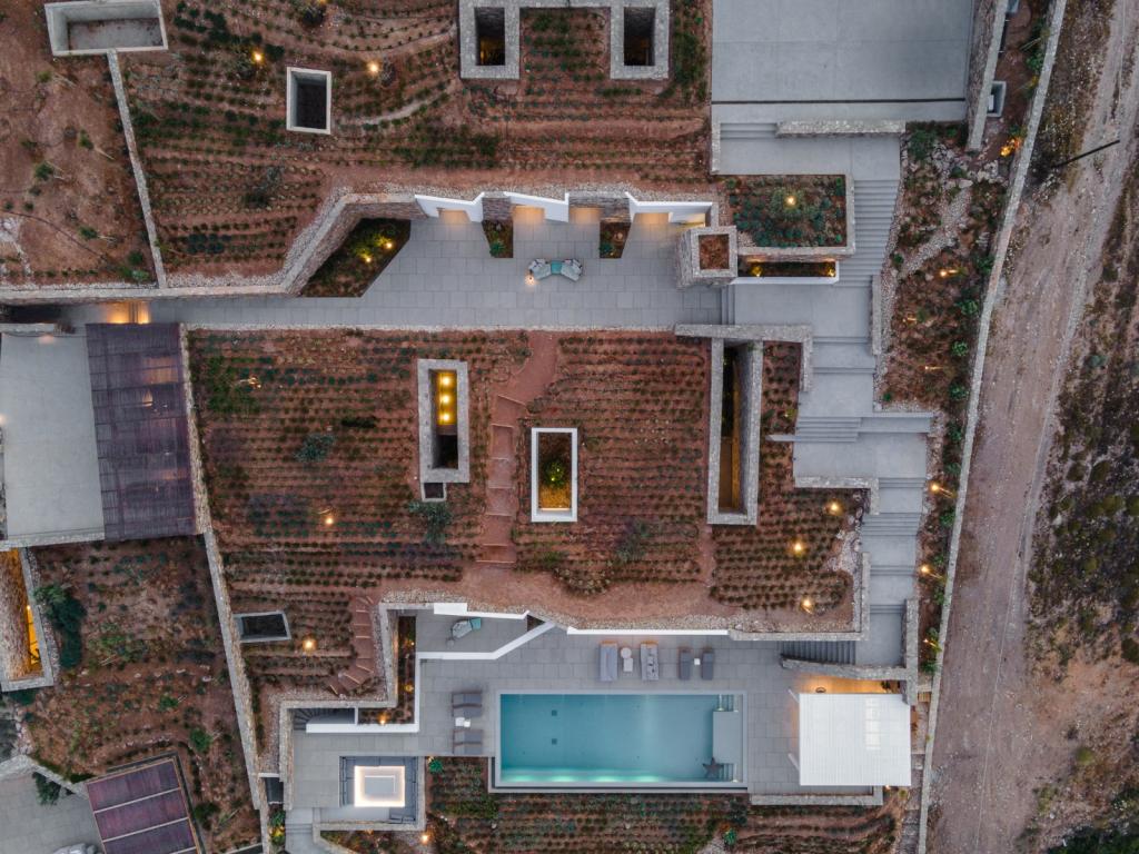 BIM建筑|安提帕洛斯岛的地下私人别墅 / Tsolakis Architects