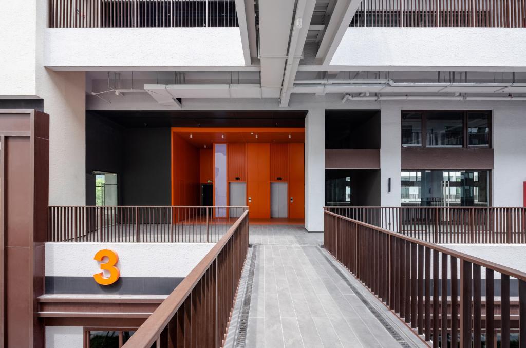 BIM建筑|打开脑洞、创意回路——8号桥沈半路文创办公园区改造 / 予舍予筑