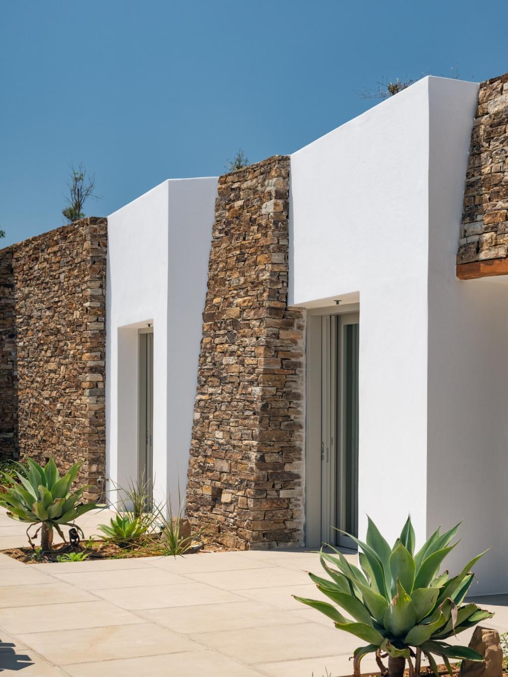 BIM建筑|安提帕洛斯岛的地下私人别墅 / Tsolakis Architects