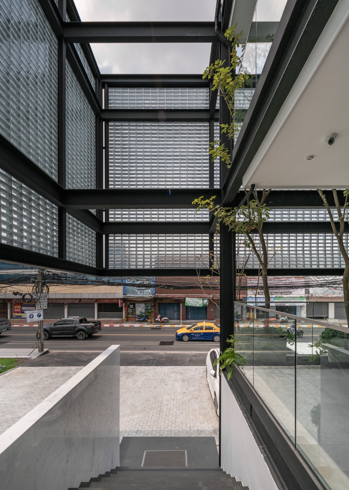 BIM建筑|玻璃砖构筑的美容诊所 / Sute Architect