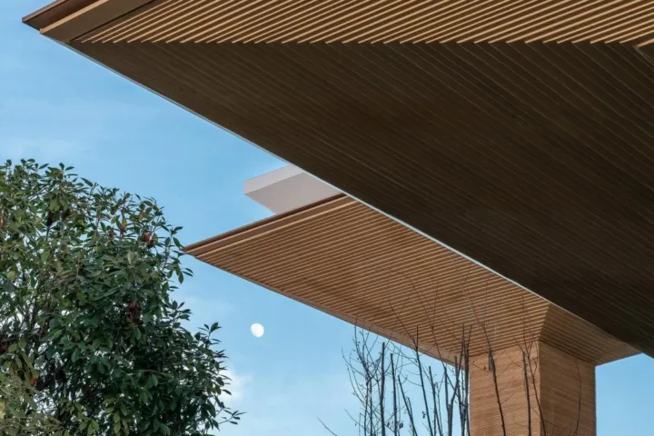 BIM建筑|日常风景下自然生长的空间：“伞之丘”生活方式集合店 / line+建筑事务所+gad