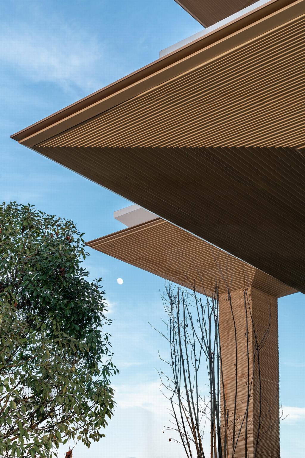 BIM建筑|日常风景下自然生长的空间：“伞之丘”生活方式集合店 / line+建筑事务所+gad