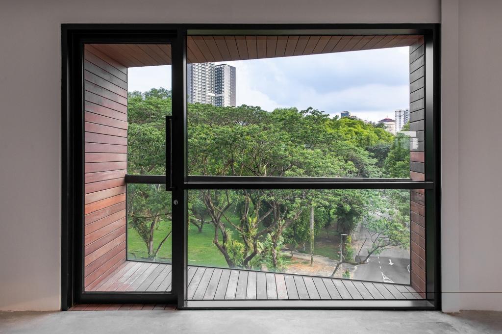 BIM建筑|从殖民建筑空壳中再生，Sentul 耐候钢办公楼 / O2 Design Atelier + YTL Land & Development