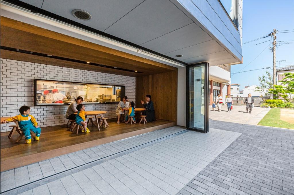 BIM建筑|EZ 幼儿园，阶梯空间搭建趣味游戏场所 / 日比野设计 + Kids Design Labo