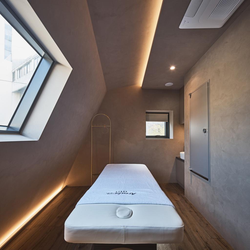 BIM建筑|斜棱锥形混凝土建筑，Areuke 水疗中心 / Chiasmus Partners