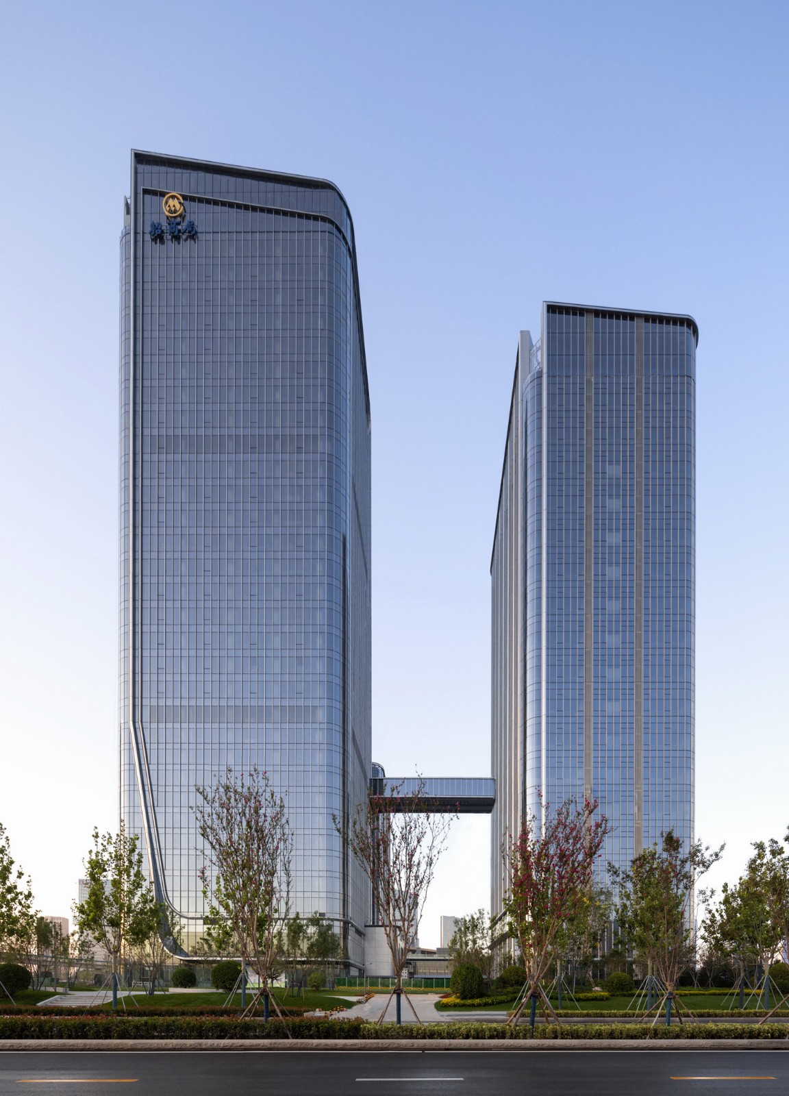 BIM建筑|最美全运会完美收官，奥体中轴之门继续绽放新的生命力 / 三益建筑设计