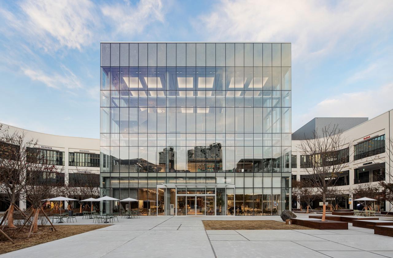 BIM建筑|会“隐身”的折扣店1号馆 / BetwinSpace Design