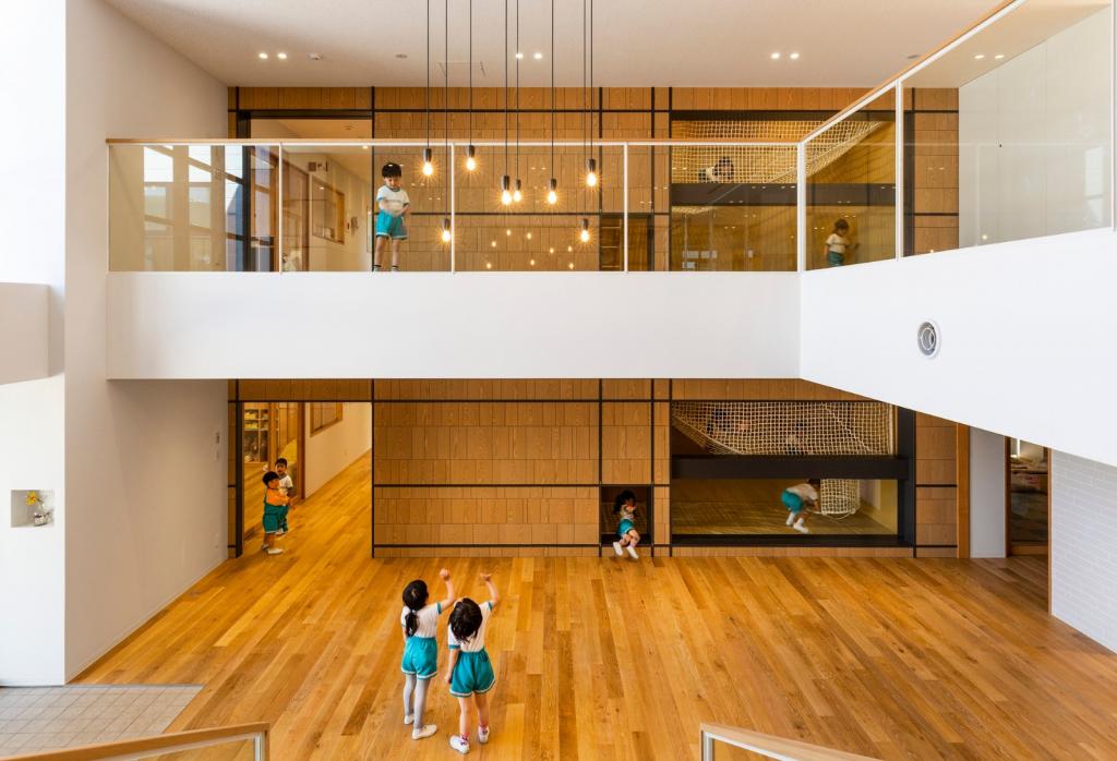 BIM建筑|EZ 幼儿园，阶梯空间搭建趣味游戏场所 / 日比野设计 + Kids Design Labo