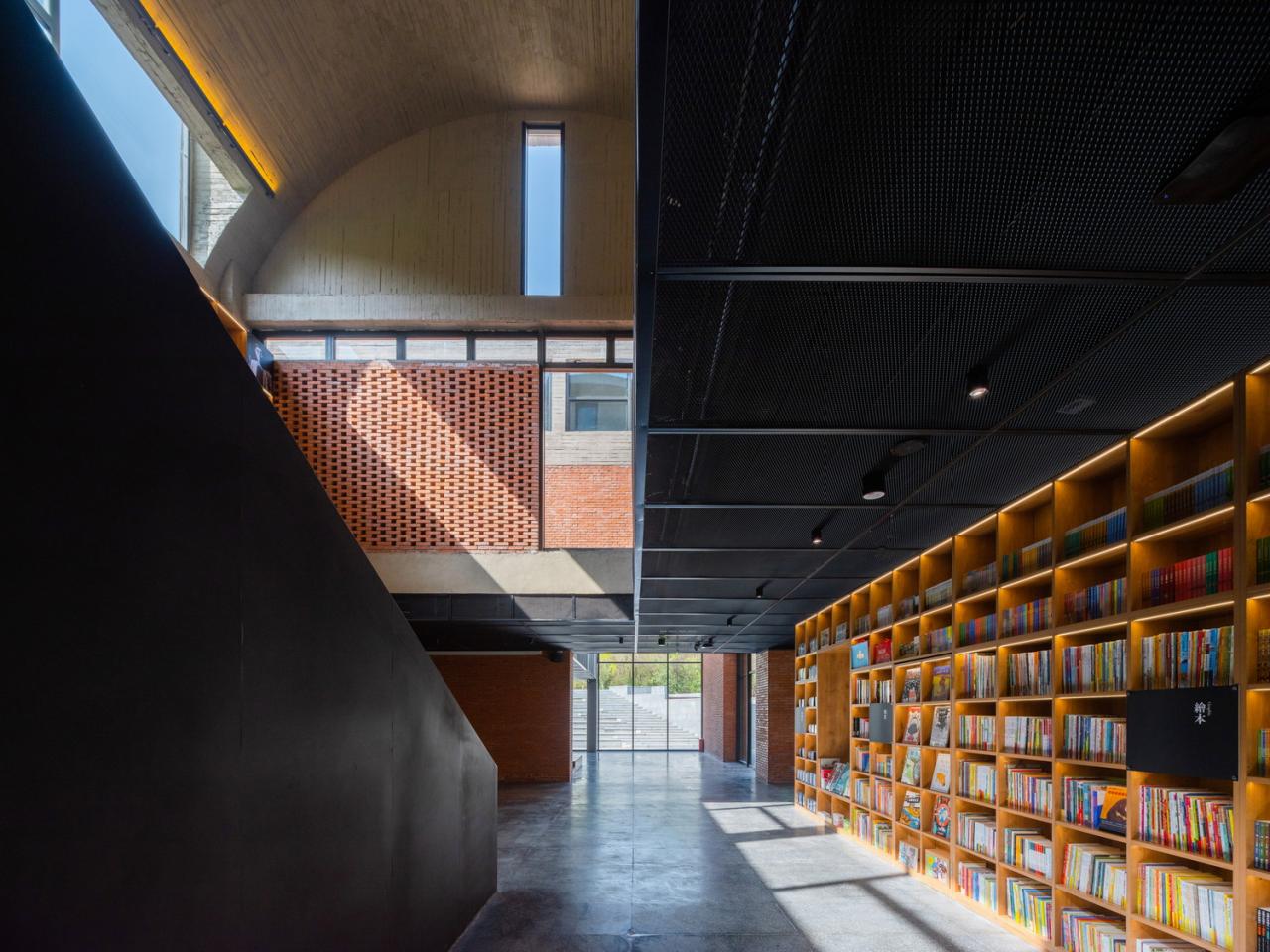 BIM建筑|南京先锋汤山矿坑书店 / 东南大学建筑学院 + 艺合境建筑事务所