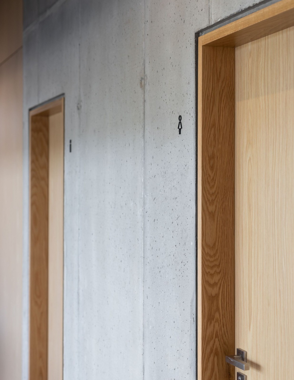 BIM建筑|AOC 商务中心 / mube arquitectura