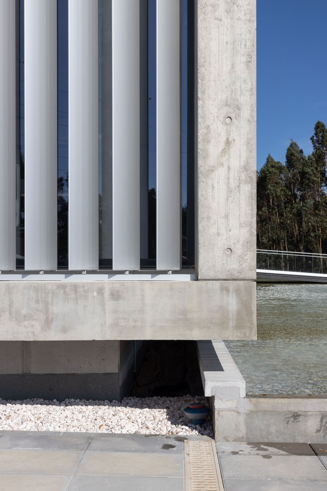 BIM建筑|AOC 商务中心 / mube arquitectura