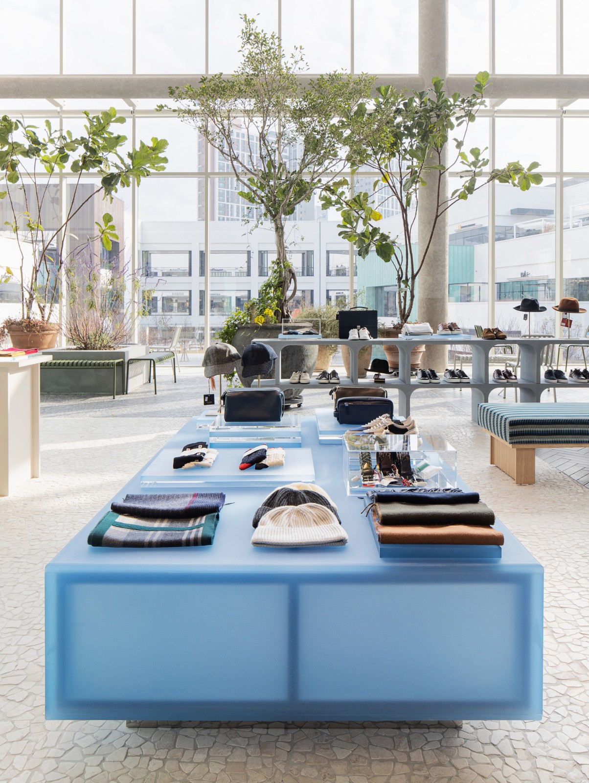 BIM建筑|会“隐身”的折扣店1号馆 / BetwinSpace Design